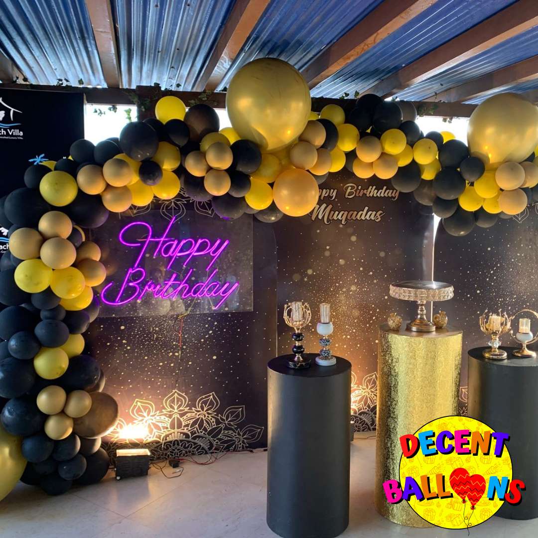 Black and Gold Birthday Party Setup – Luxurious & Bold Celebration Decor
